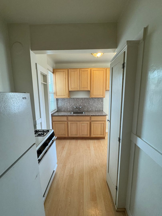 1 - Large 1 Bedroom/1 Bath - Quiet Neighborhood Apartments