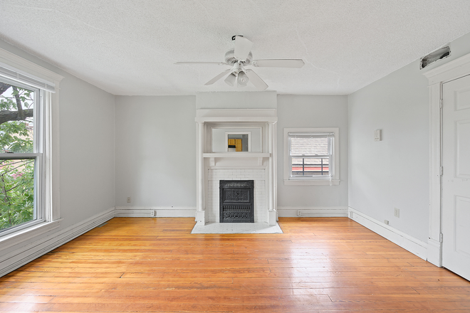 Living Room - 329 W. McMillan St Apartments