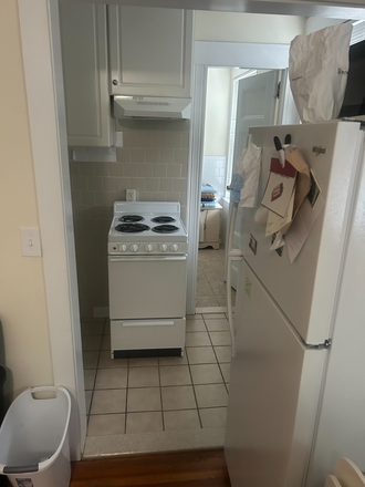 kitchen - Fabulous quiet building near campus Apartments