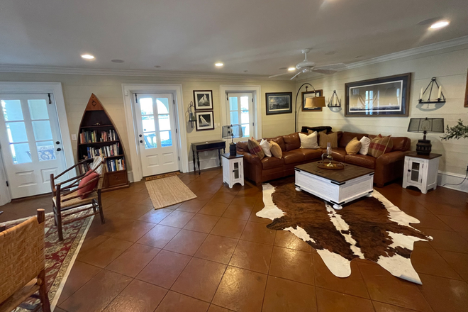 Living Room Entrance - Spacious 1 bedroom Apartment in I’On!