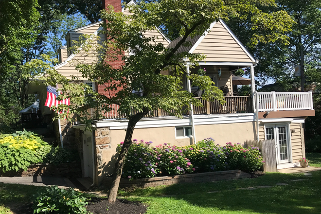 House exterior-side view - Room for Rent in Private Home