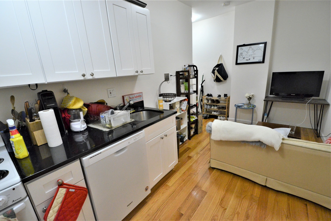 Kitchen - 2 Bed Available 9/1/26! *CONTACT NOAH 603-470-8181 Apartments
