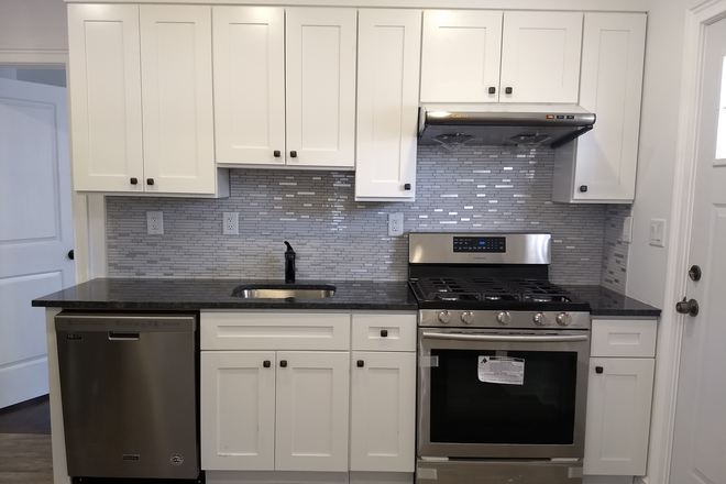 Kitchen with granite counter top - 3BR home-John St-Princeton