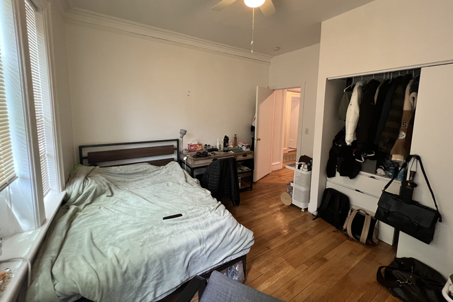 Bedroom - Spacious Bedroom Available! Close to BU Campus