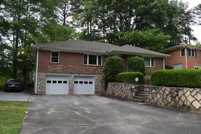 Outside Street View - Excellent Location -N. Decatur - 2 Bedroom Duplex