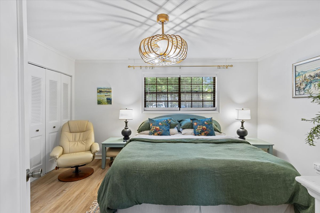 Bedroom - Pearl Mill Flats, downtown warehouse district, restaurants, bars, entertainment, Eclectic Ninth st.