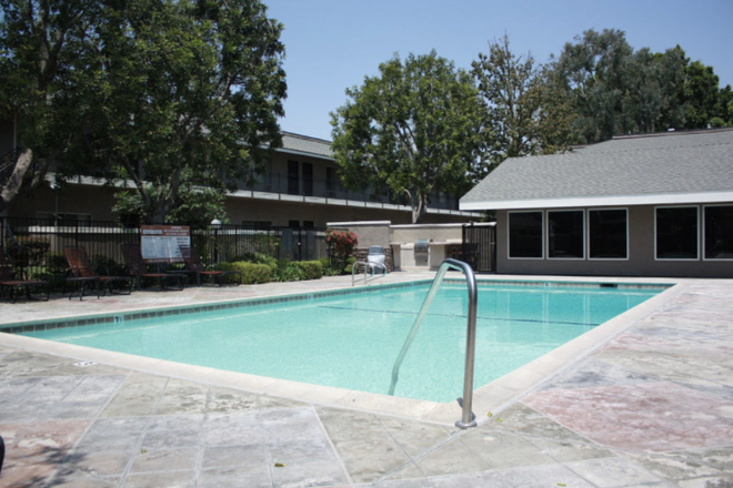 Pool - Highlander Pointe