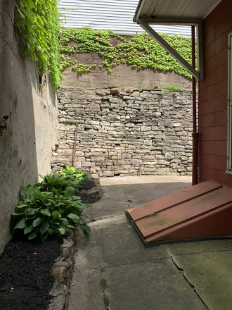 Patio - Cozy 1 Bedroom Apartment Near UC Campus