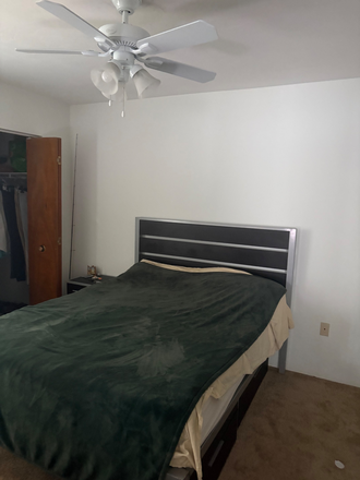Bedroom - 1 1/2 month free Spyglass Apartments one bed one bath room spring semester