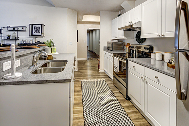Kitchen - Avalon Heights Apartments