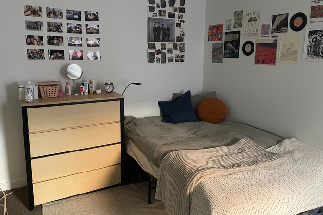 Bedroom - South Campus Commons 3 Apartment For Sublease