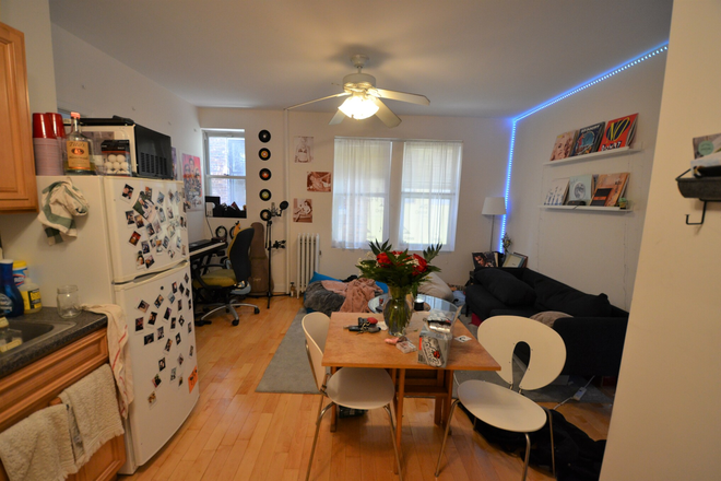 Kitchen - Spacious 1 Bedroom close to Campus Apartments