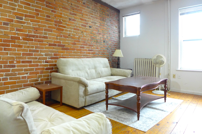 bostonrealtyonline.com - Spacious Three Bedroom Duplex on Hemenway Street Apartments