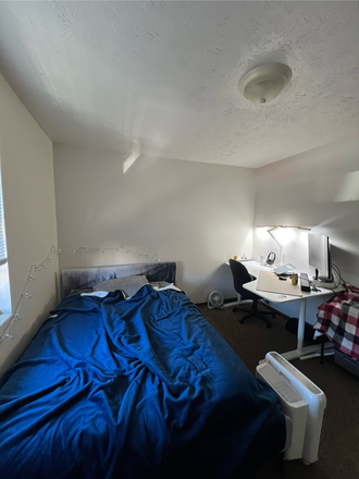 My bedroom (selling furniture for a low price, check "Details!!") - Base rent $560 — 9 min walk from PMU! (Female only) (Renewal Available) Apartments
