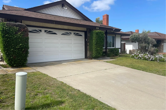 Outside Front - 4 BR/2BA - Master Bedroom/Bath for Rent-Huge Pool, Street/Driveway Parking