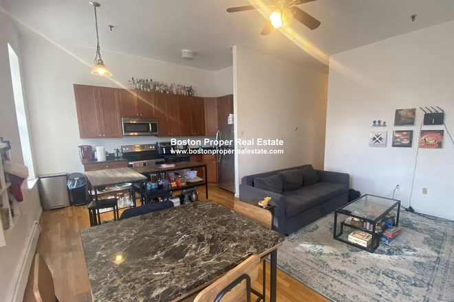 A - 4 bed w/ living room * NO BROKER FEES