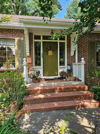 Main Entry to Home - Newly Updated Convenient 1 BR Apt Near Clairmont Campus