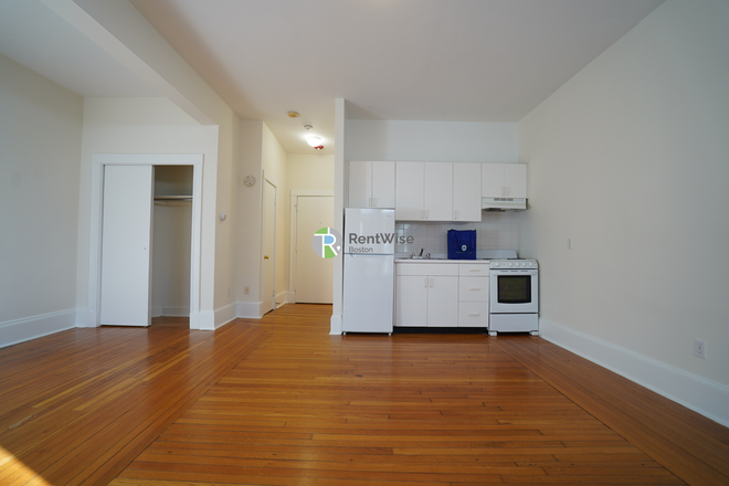 2 - NOW-MAY 2025- Brookline. Beautiful 1 Beds. NO FEE Apartments