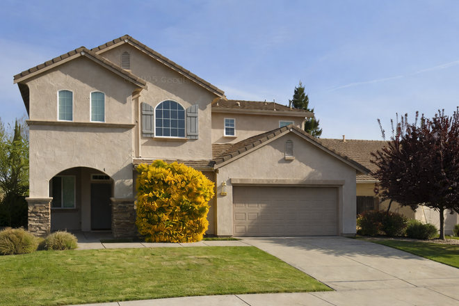 front of home - 5 Beds 3.5 Baths - House