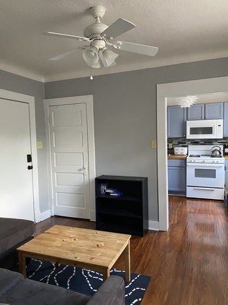 living room - Ideal for Med Students Apartments