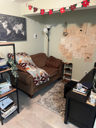 Living Room - Hammond Lane & Lynbrook Apartments