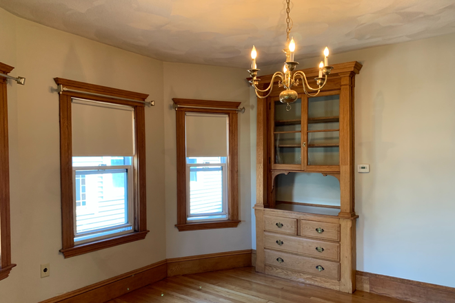Dining room - 3 Bd Apartment, 10 min walk to Tufts, with front and back porch, and storage in basement