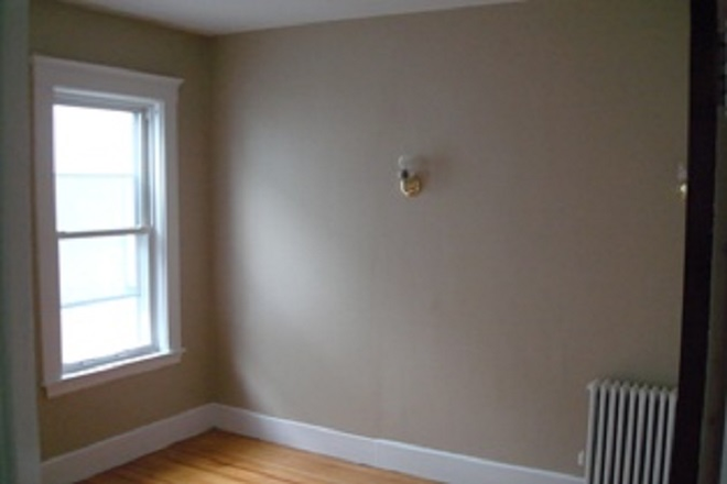 bedroom - No Broker Fee!  19 Pearson Rd Somerville 4 Bdrm $950 per person  6/1,8/1 or 9/1 move in Apartments