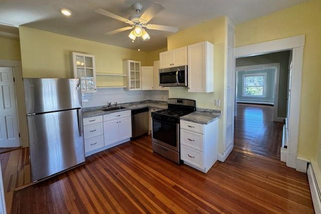 kitchen - 3 Bed in Oak Hill neighborhood Pawtucket near East Side
