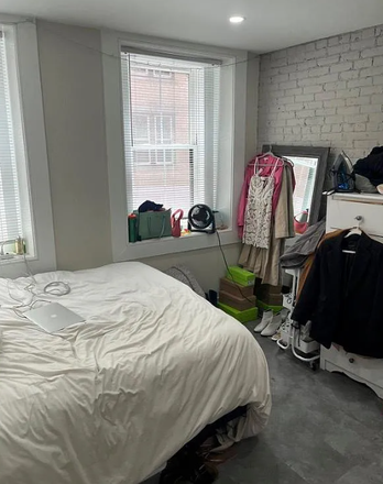 1 - SEPT 2026 - Inviting North End 1 Bed / 1 Bath, In-Building Laundry, Small Dogs/Cats OK, No Broker F Apartments