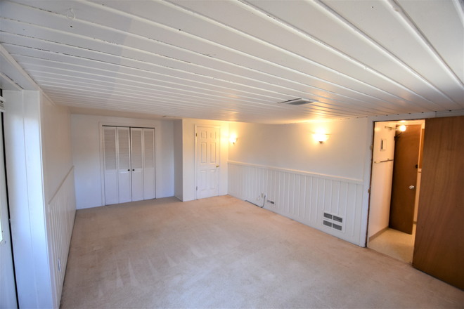 #2 - 615 Alpine #2 (2BR/1BA) Duplex