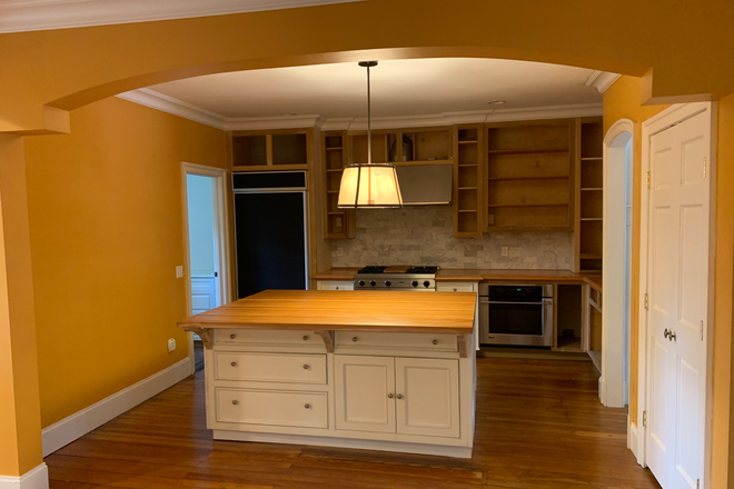Kitchen/family room - Large Restored House in Roland Park