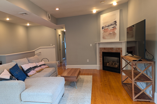 Fireplace (gas) - Furnished 2BR/1BA · 10-min walk to campus · Sept 1 · Parking included Condo