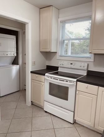 Kitchen - Beautiful Adorable House in a Quiet Neighborhood for Rent Minutes Away from Campus