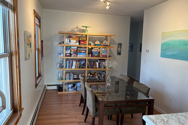 Dining room - 2 bed, 1 bath close to campus and Central Square Apartments
