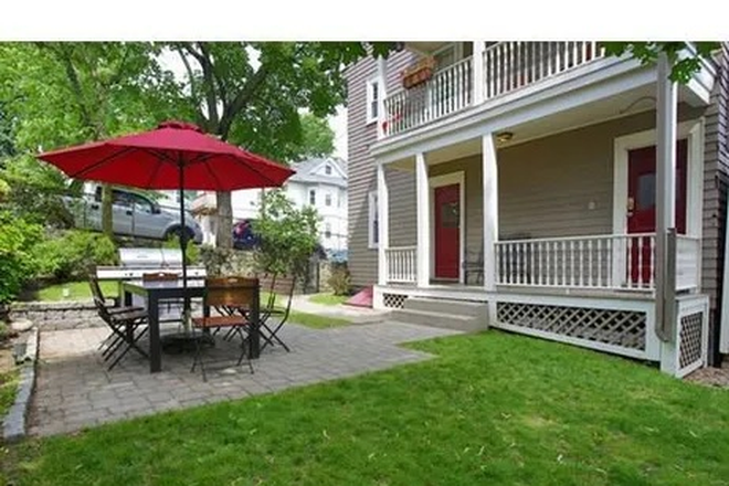 Backyard - 2 Bedroom, 1 Bath close to Harvard Square Duplex