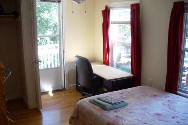 bedroom - 22-32 Cogswell Ave Furnished NO LEAD 2-BR apartment