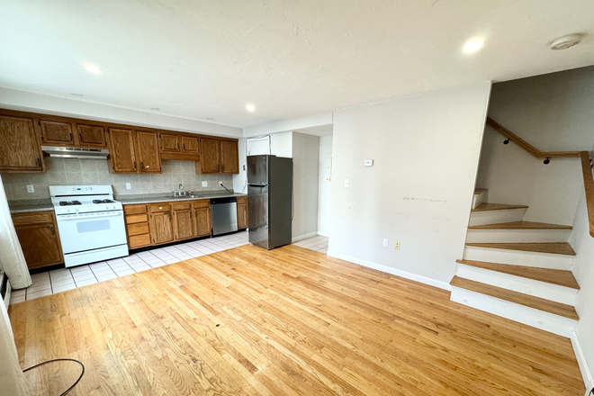 Kitchen - Room for Rent! 4 Floors of Living | Laundry in Unit | Hardwood | Walk to JFK/Umass