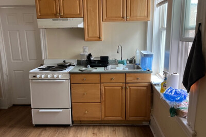 living - UPDATED 2-SPLIT WITH HOT WATER INCLUDED! AVAIL 9/1/26! NO BROKER FEE!