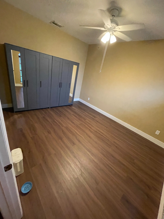 Room downstair with private bathroom for $900 - Rooms For starting $775 House