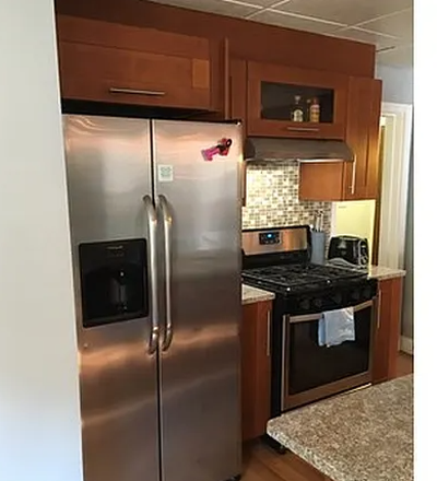 Call NOW for showings! 617-236-8600 - LYMAN AVE - *6/1/2027* 3BR-4BR NEAR TUFTS W/ 2 BATHS, PRKNG INC, FREE LNDRY ON SITE, DECKS, YARD! Apartments