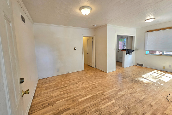 Living Room - Bouldu - Perfect University Hill Location — Walk to CU! Duplex