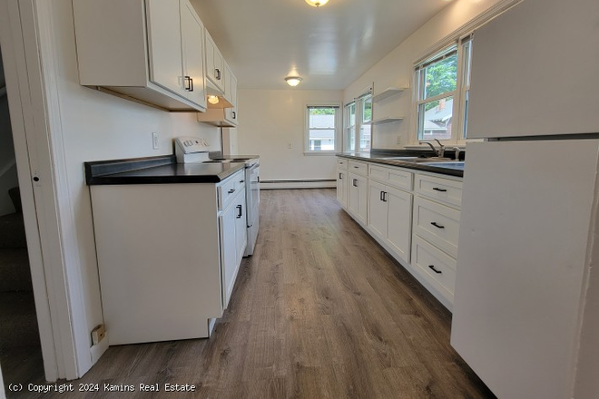 Kitchen - 1008 North Pleasant St., Amherst, MA House