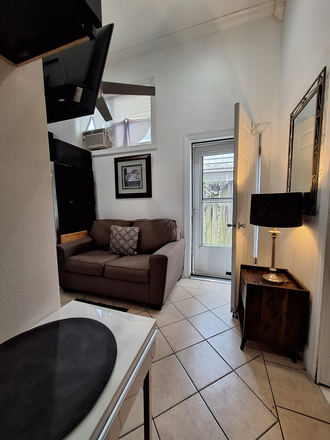 liv and study - WOW! NO BRAINER! COMPLETELY FURNISHED SUITES   UTILITIES & WIFI INCLUDED! Apartments