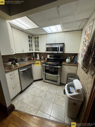Kitchen - Comm Ave 3 Bed Kenmore Sq Mins to Campus Condo