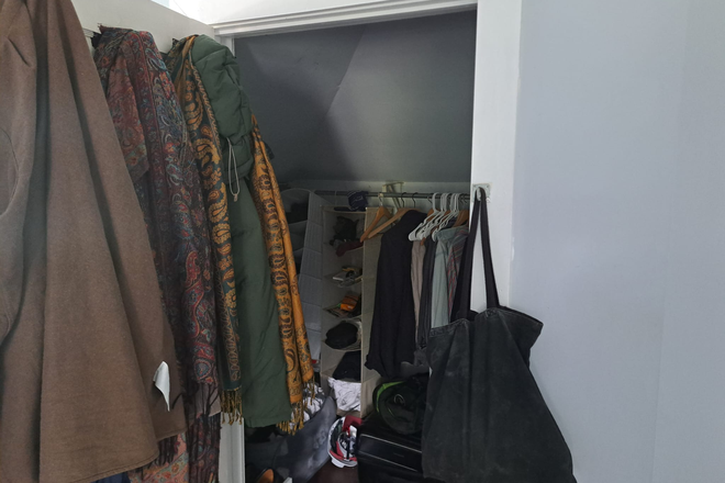 Wardrobe - Room in home-Wilton St-Princeton