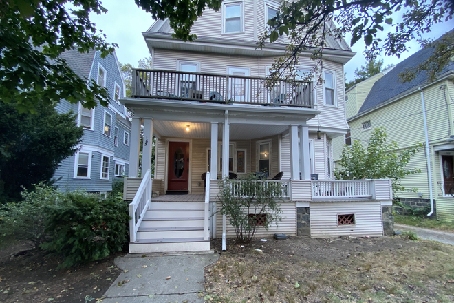 House - Room directly across from Tufts Campus, available for Summer '26 Sublet (May - August) Apartments