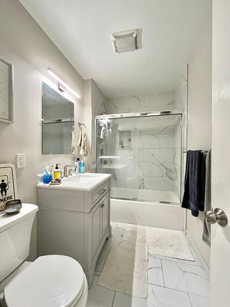 Bathroom 1 - Double bedroom in Mission Hill Apartments