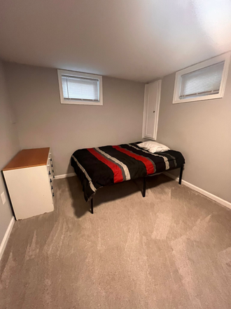 Bedroom #5 - 4 Bed in a Fully Furnished 5 bed Home (15 min walk from UMD)