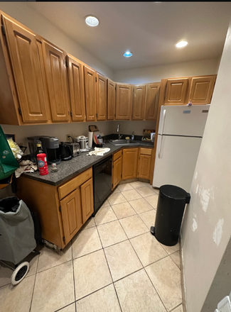 . - Beautiful 4 bedroom, 2 Bathroom with laundry in building available 9/1/2026 Apartments