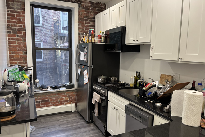 Kitchen - Gorgeous 5 Bed 2 Bath on Cortes St! Available 9/1/26 Apartments